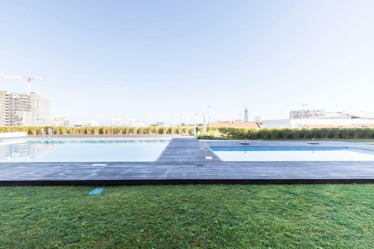 Апартаменты Amazing Flat - Pool And Parking Лиссабон Экстерьер фото